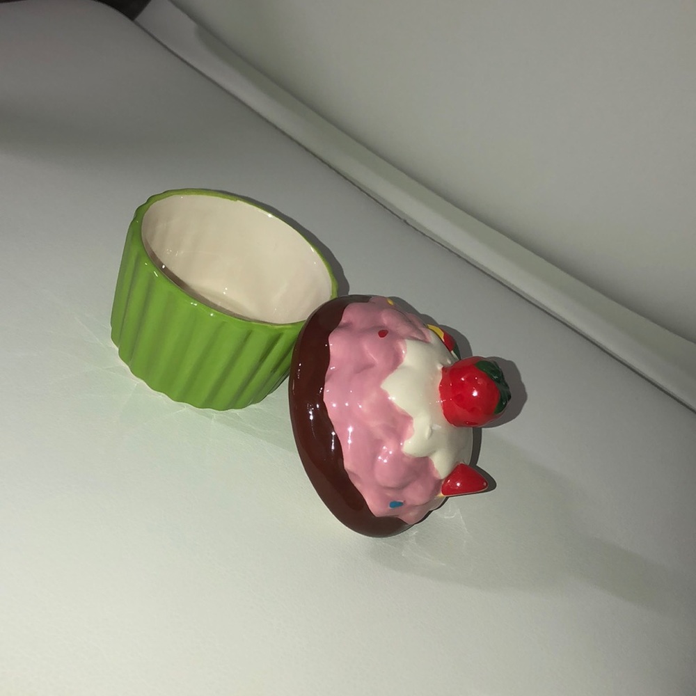 Cupcake Jewelry Holder